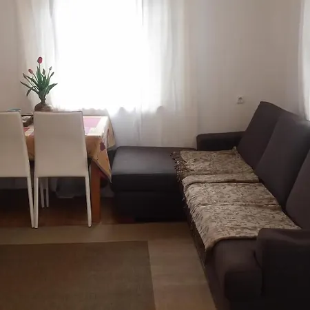 Kapteinu Iela 21 * Ventspils
